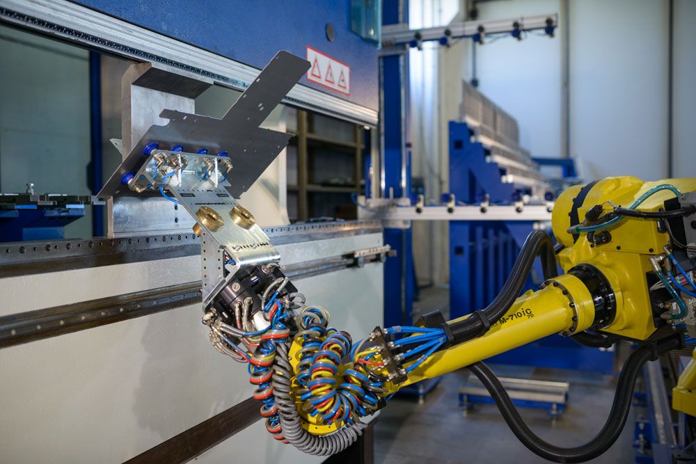Lavorazioni piegatura lamiera robotizzata